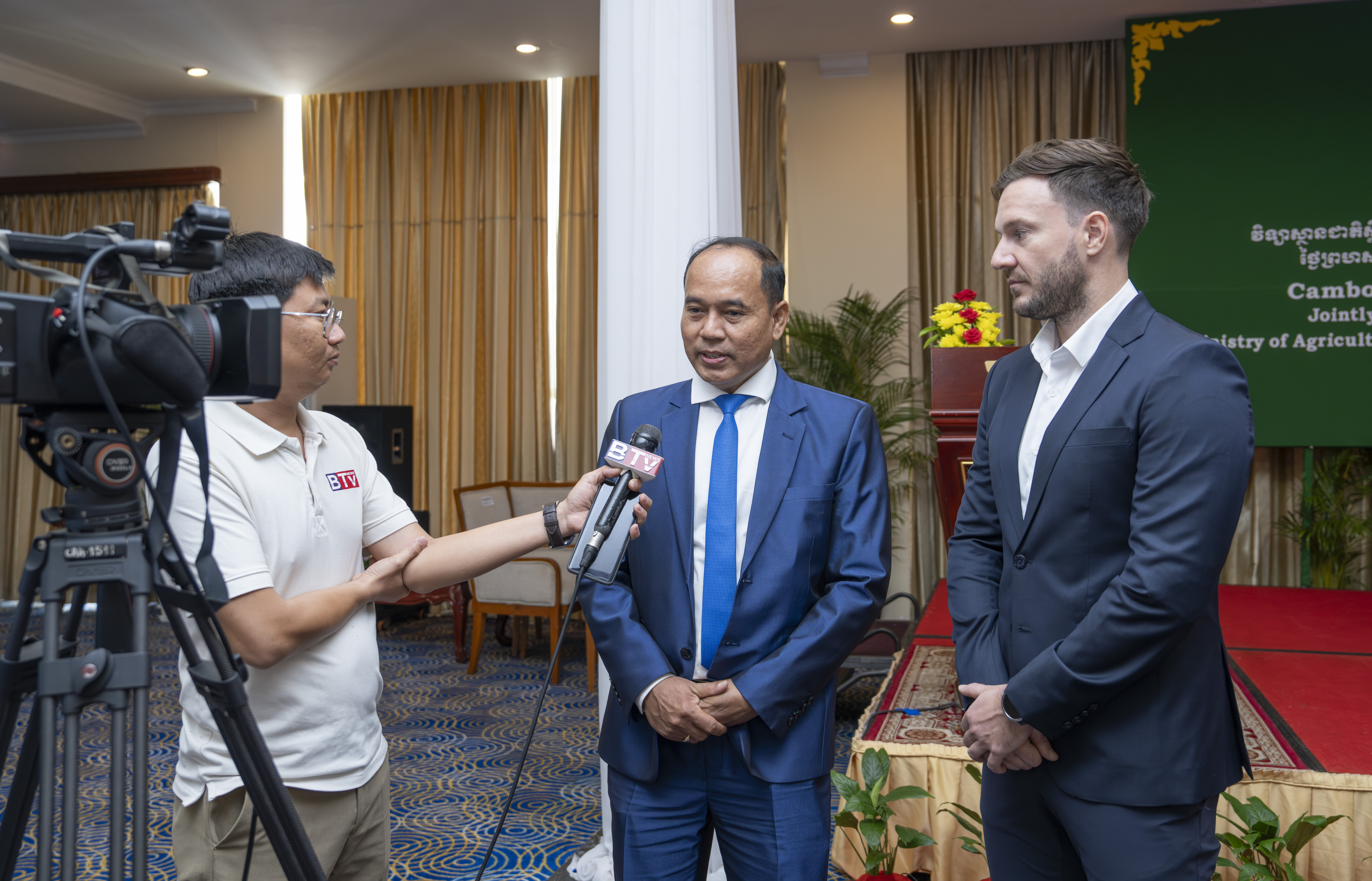 Todd Hunkin media interview alongside Ministry of Agriculture officials at Census launch